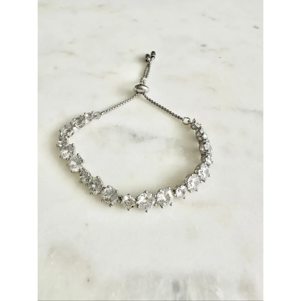 Cubic zirconia round cut friendship toggle bracelet